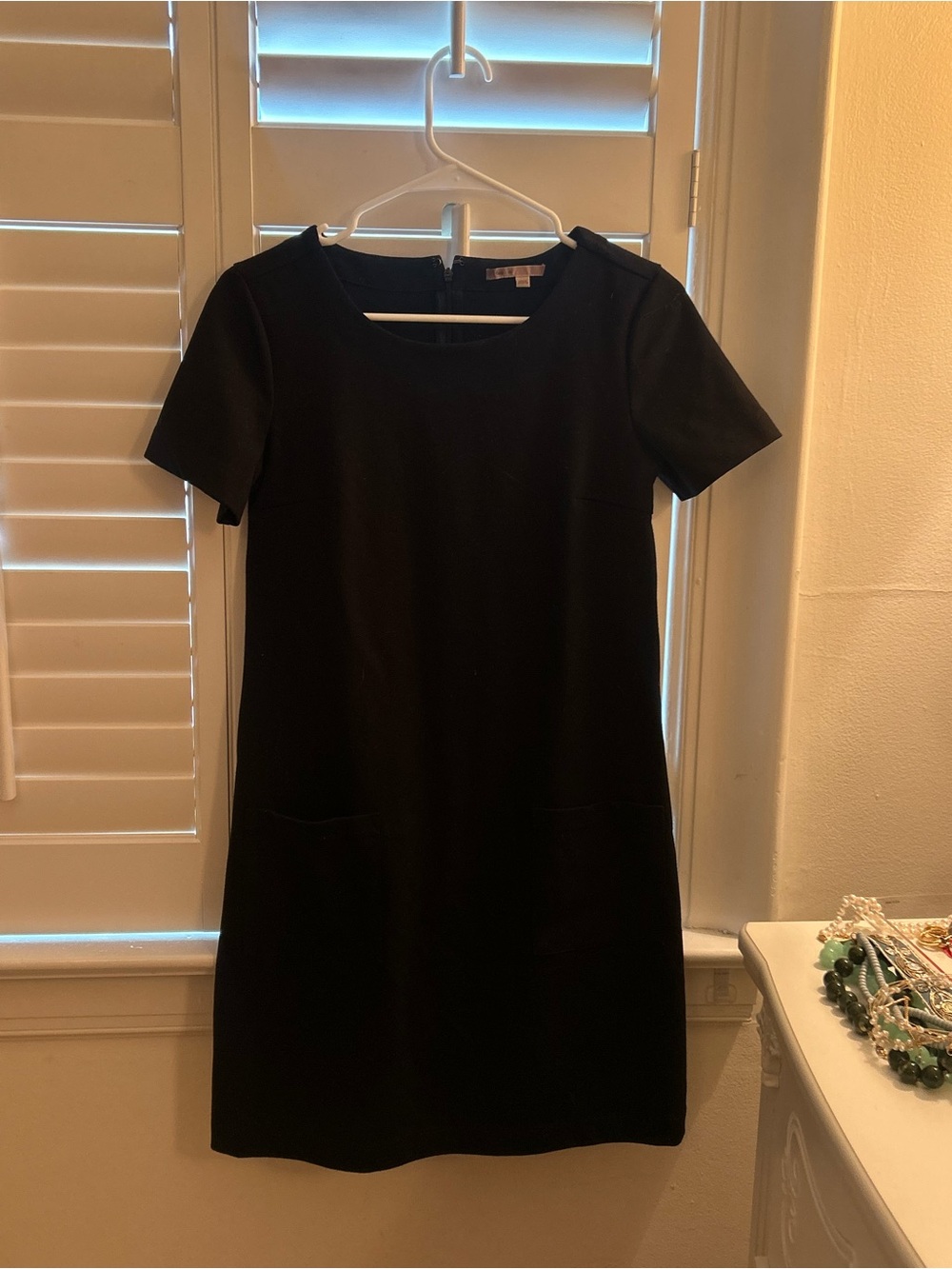 GAP Black Short-Sleeve Mini Shift Dress